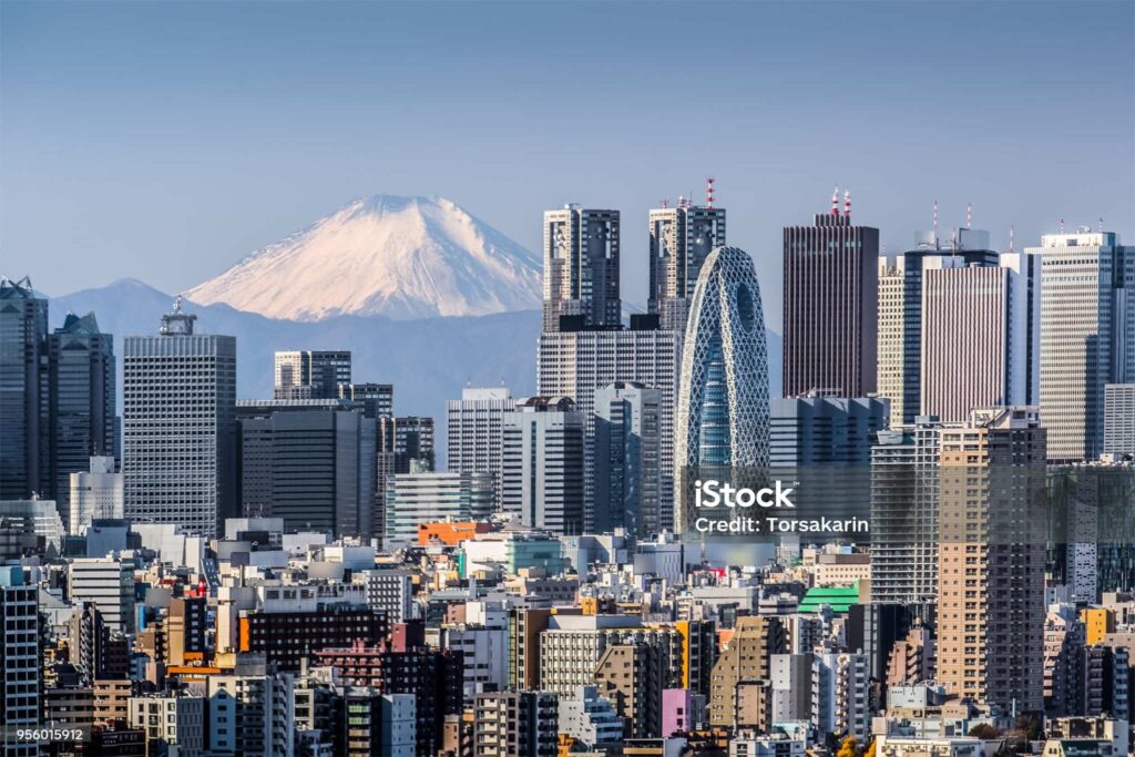 High building at Tokyo Shinjuku and Mt. Fuji
10 Best Cities in the World you want to see before YOU die